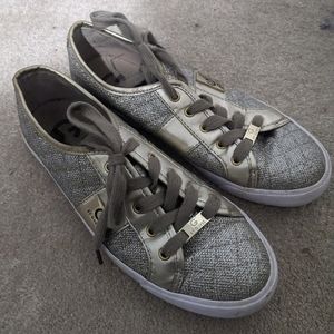 Guess gold glittered shoes - size 8.5